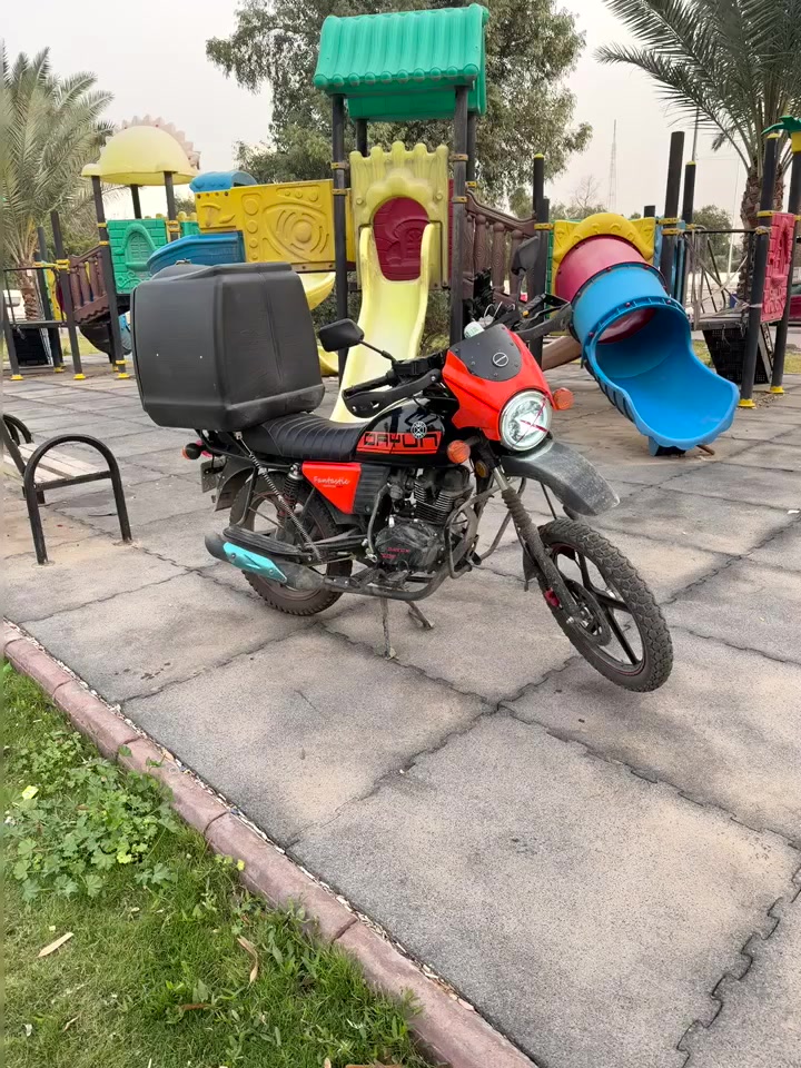 دايوان للبيع موديل 2025
ماشيه ١٠الف مابيه اي نقص امبدل بنزات او زنجيل فقط السعر ٣مليون او بيها مجال للستفسار ***********او 
***********
