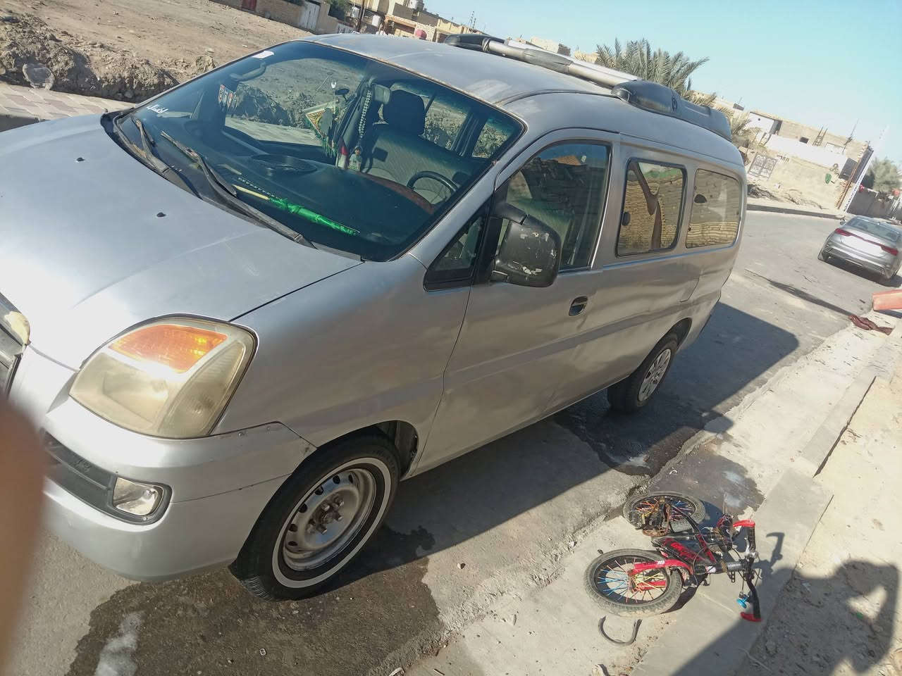 سلام عليكم سياره ستاركس موديل 2006 سياره مصبوغه عام بس صبغته مو شي مكفوله من الضربه المعجون مكينه  وكير مفتوح اكسن خير من الله شواصي واحد معمر جهت سايق رقم قادسيه بسمي  دوالي سعر 65 وبيه مجال مكاني ناصريه سوق الشيوخ رقم تلفون ***********
