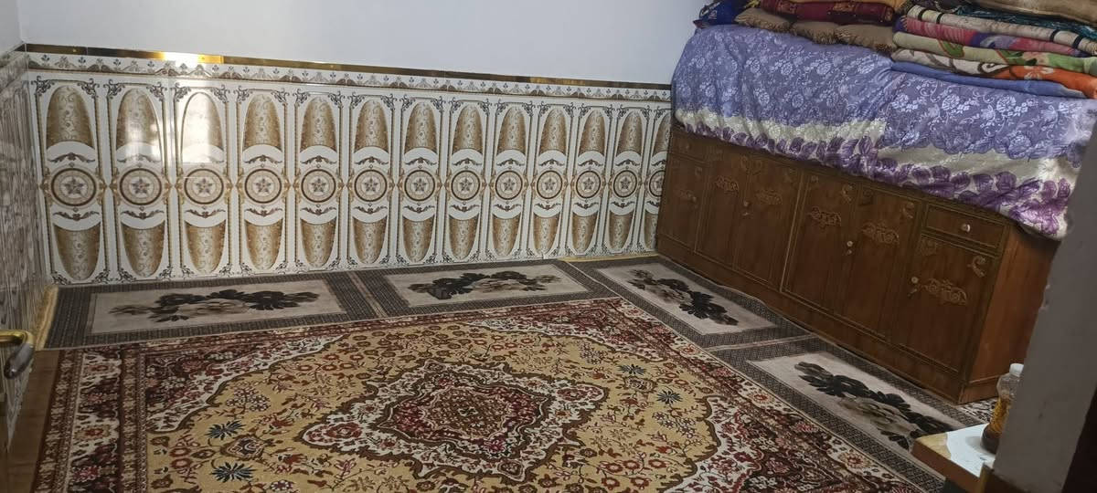 السلام عليكم ورحمة الله وبركاته دار للبيع المساحة100متر طابق واحد في منطقة الحسينية بمنطقة ال28 مقابيل السوق الكبير نهاية شارع قهوة المتقاعدين اخر فرع ثامن بيت خدمات كاملة ماء كهرباء مجاري انترنت السعر73 وبي مجال بسيط رقم الدار28941 رقم صاحب الدار*********** اخوان انا مكلف ب النشر المراجعة مع صاحب الدار
