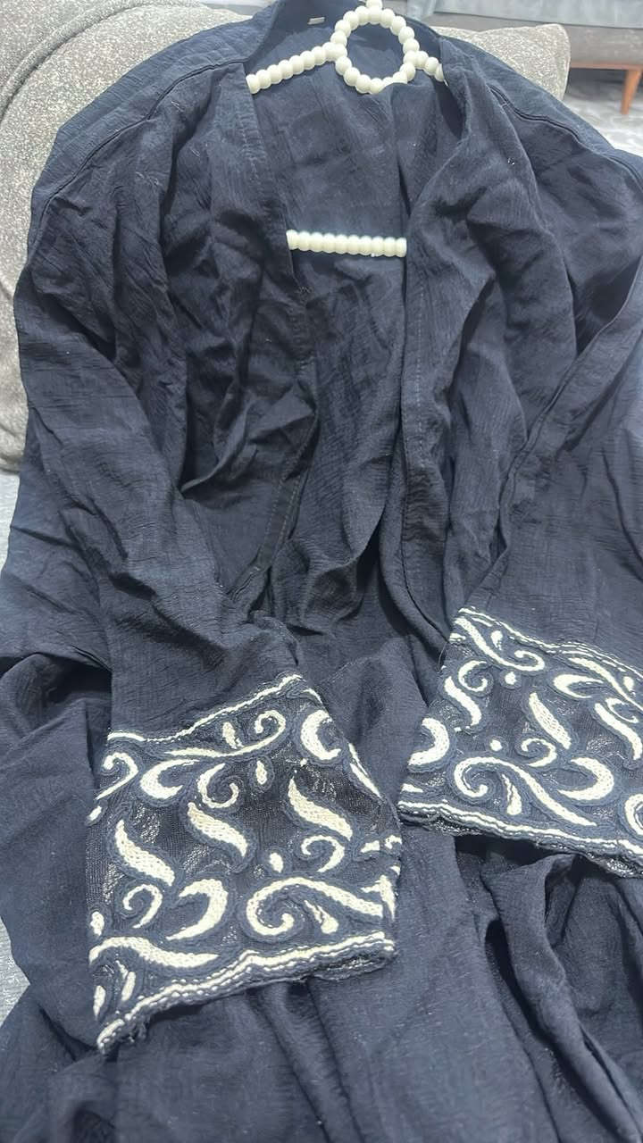 بشتات وعبايه وصايه خليحي فقط ٣٠٠٠


**إذا كنت صاحب هذا الإعلان وتريد حذفه لأي سبب، رجاءا أرسل رسالة إلى الدعم الفني**