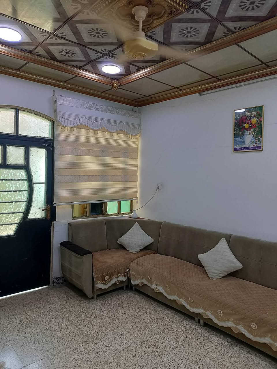 بيت للبيع
مساحة100م باص طابق واحد  حي الزهراء مدخل الاول
شريط الذهبي قرب مجمع المدارس الاربعة وقريب على سايدين النعيمي 
سند طابو الزهور قرار تمليك باسمي
كاشي سيراميك ثانوي
بناء2013 ومحدث2022
كما موضح في الصور
للاستفسار
***********
***********
