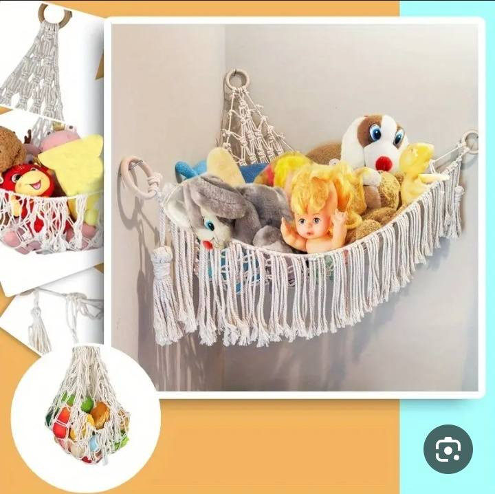 أرجوحة تخزين ألعاب 
 
مصنوعة يدوياً من حبال القطن بأسلوب المكرامية 

تُستخدم هذه الشبكة المثلثة كمنظم معلق لتخزين الدمى والحيوانات المحشوة في زوايا الغرف، 
مما يساعد في الحفاظ على ترتيب المكان وإضافة لمسة ديكور "بوهيمية". 
السعر ب٣


**إذا كنت صاحب هذا الإعلان وتريد حذفه لأي سبب، رجاءا أرسل رسالة إلى الدعم الفني**