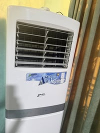 سبالت كنتوري عدد 3 حجم 3 طن مع جداريات عدد 4 حجم 2 طن نظيفات جدا للبيع...