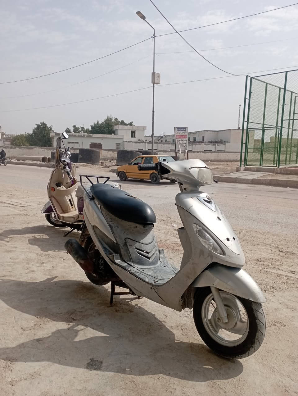 ماكس منغولي حاويه دراجه كله خاتم واحد وي المكينه بيع او مراوس ١٣ برو ماكس 
كهربائيات كله شغاله سلف هورن اشاير لايت عالي ناصي بكلايت تايرات جدد
مكينه مفتوحه نهضه ومعدل وباتري عوزه فقط
السعر ٦٥٠ وبيه مجال ديوانيه المركز
***********واتس
