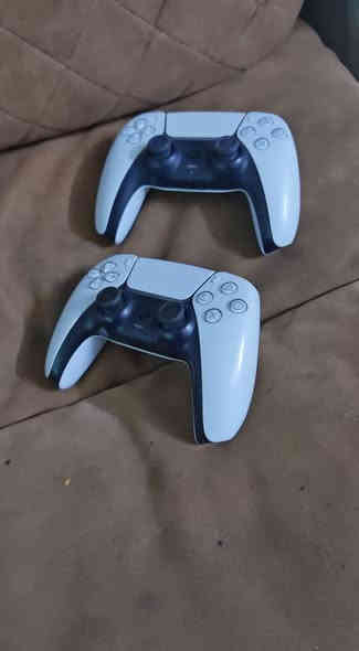 للبيع بلي 5 فات نظيف غير مفتوح جوستكين اصليات ويوبي اس وياه لعبتين للتواصل ***********
