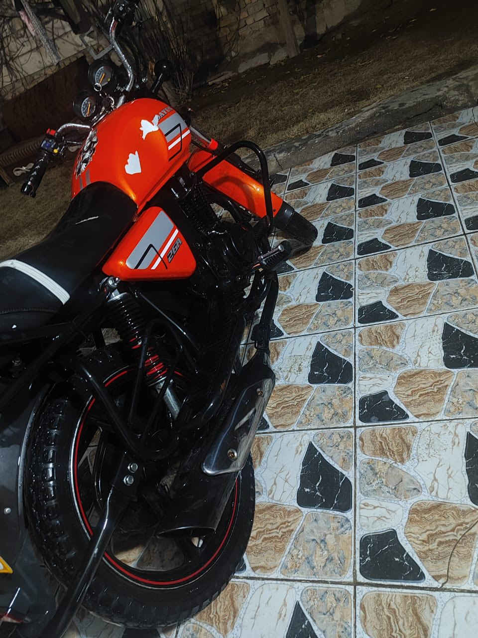 السلام عليكم دراجه دايون للبيع موديل 2022 مكينه 150الدراجه جديده نضافه 100/100  اوراق اصولي 
للاستفسار الاتصال ع هاذا الرقم ***********
