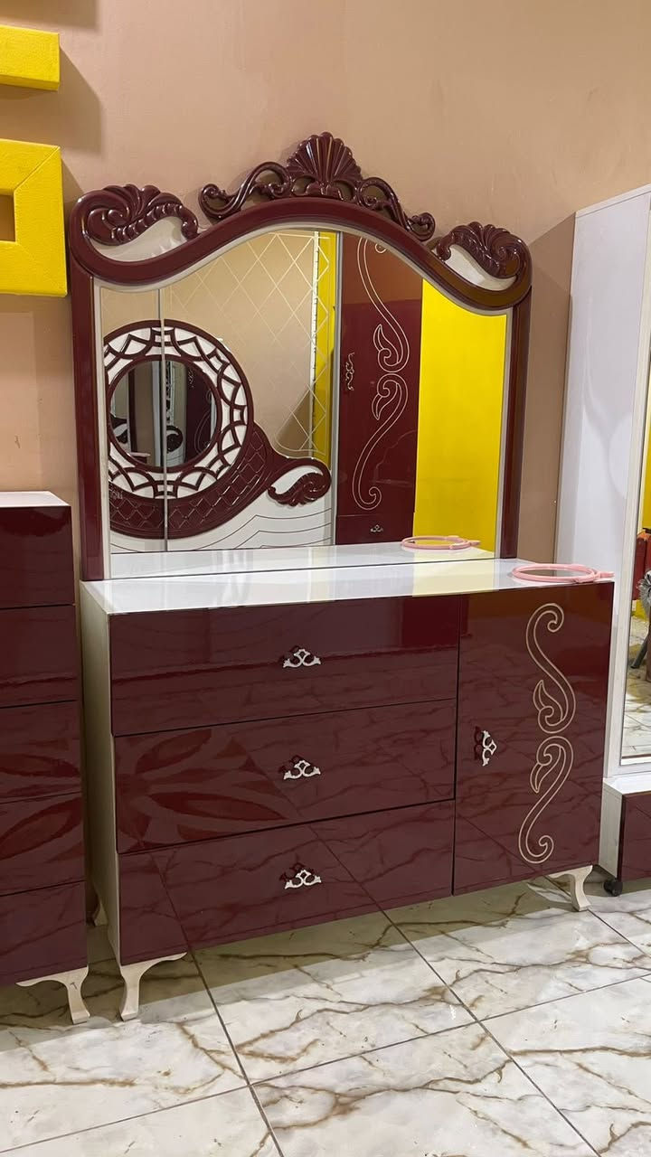 سلام عليكم
غرفه تركي للبيع اي ضرر ما بيها 
السعر 750 العنوان ناصريه 
رقم ***********
