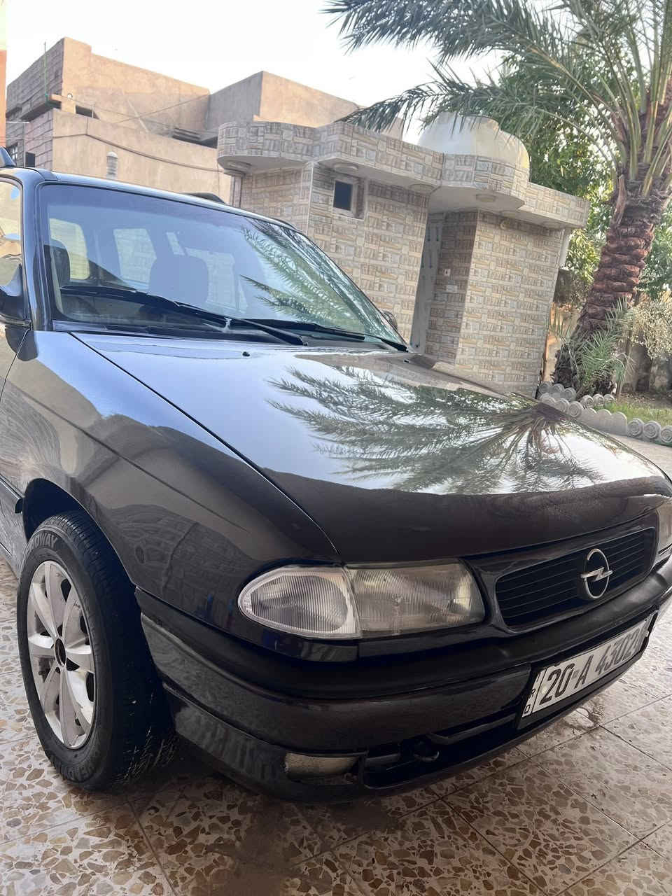 السلام عليكم
أوبل استر استيشن للبيع
موديل 1996 
رقم ديالى إنكليزي سنويه لل 29 تحويل ثاني يوم 
حجم المحرك 1800 كير عادي 
كير و محرك بشرط 
صبغ عام درجة اولى للجمالية 
الجامات الامامية كهربائي و الخلفية چوبي 
ايرباك بالستيرن و الدشبول 
سستم صوت كامل 
كهربائياتها كلها شغاله
السعر 40 ورقة و بيها مجال جداً جداً بسيط  
مكان السيارة ديالى / بعقوبة 
الشراي يتصل على الرقم ***********
