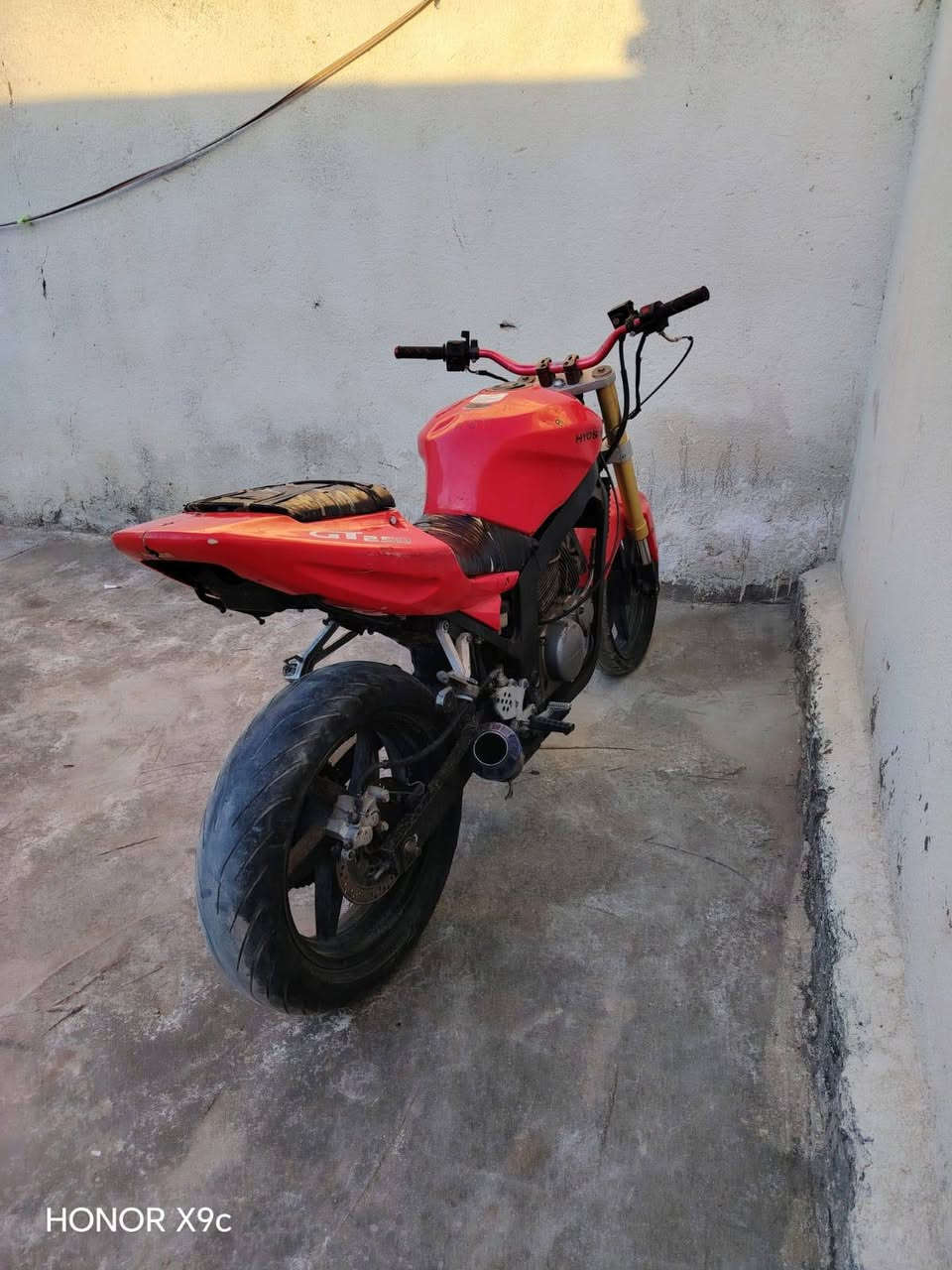 سلام عليكم بطح هايسونك البيع سعر 400  يرهم مراوس بيراني مكاني  الهارثه رقم ***********
