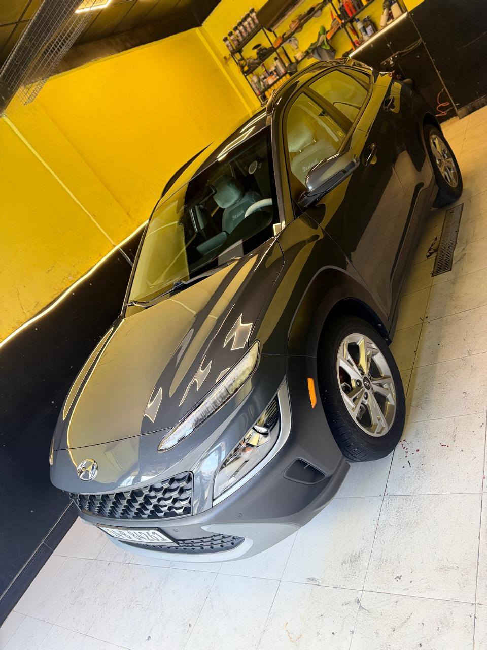 هيونداي كونا   2023
السعر 165ورقه
رقم بصره بأسمي انا مستوردها 
ماشيه 25الف ميل 
محرك 2000 دوش 
مواصفاتها بصمه تشغيل +بصمه ابواب +تشغيل عن بعد +رادارات امامي وجانبي وخلفي 
حساس ضغط الاطار 
تحمكات ستيرن كامله
كشن كهربائي
ابل كار بلي +اندرويد اوتو (وجميع موصفات الكونا المعروفه) 
وارد امركي انا جايبها من امريكا حادثها بس بارد بين الباب والمدكر  وتبديل جزء اسفل الدعاميه (بس بارد وتكحيل) 
تصليح درجه اولى على ايدي صور الحادث موجوده 
العنوان ابي الخصيب السراجي 
الرقم  *********** البصرة, العراق
