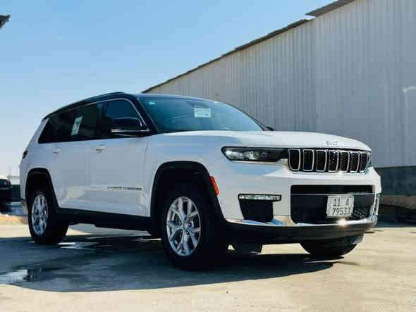 سلام عليكم 
جيب شيروكيً 2023 وارد امريكي حادثه فقط خشم بنيد نفسه مصبوغ كدر شبرين والباقي كفاله عامه وموضحً وي صور 

رقم بغداد بسمي شخصيا تحويل اي مكان 

فول مواصفات اعلى فىه بيهن VIP اعلى شي بيهن 

ماشيه ٣١ الف فقط 

استفسار *********** 

واتساب ***********
