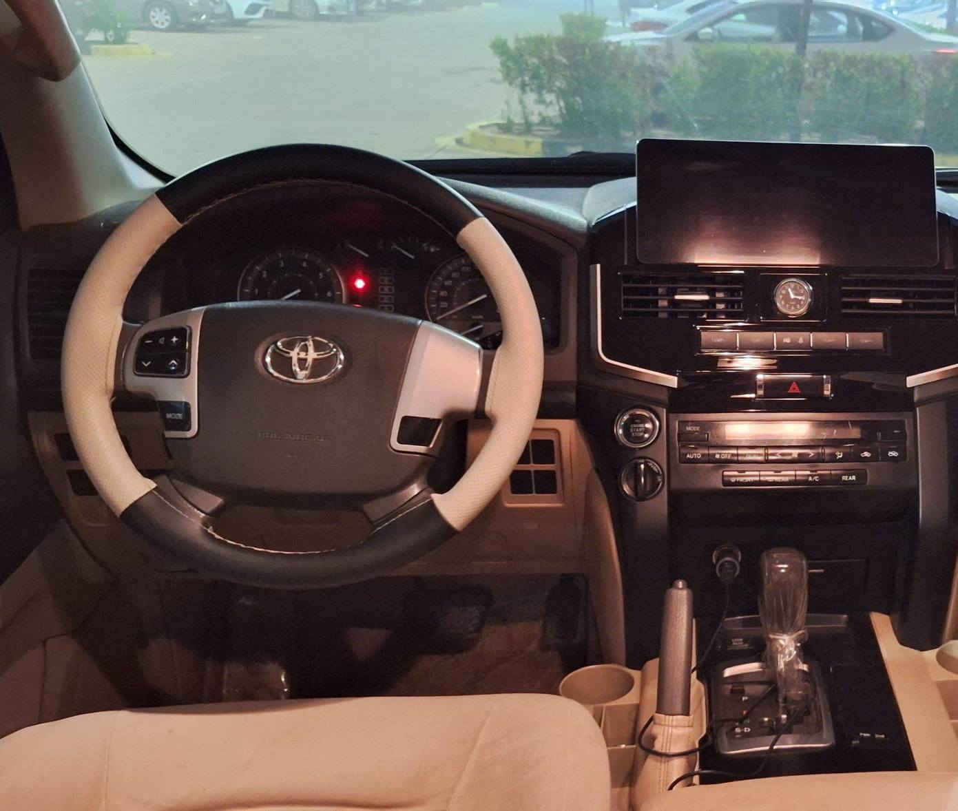 تۆیۆتا لاندکڕۆز 2013 مواسەفات G
 سه لاجه و  ته بريد مركزى  190هه زار رؤشتوه
 بى بوياخ دوو به له ساردى 
هه يه
گیرومەکینە بەشەرت 
 زۆربەجوانی پاکی ماوە 
 هیچ خەلەلیکی تیدا نییە

سعر لە کۆمێنت داوابکە ڕاستەخۆ بۆت دیت 📩 

كه ميك ته ر زه ى هه يه ته نها سه قفى 
شوين سليمانى

ژمارەی خاوەنی 
***********
