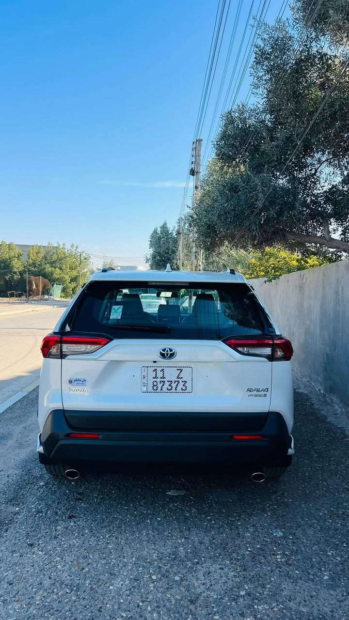 السلام عليكم
تويوتا راف فور 2024 
ضمان شركة ساز 
فول مواصفات 
محرك 2500 هايبرد 
فور ويل 
كشنات جلد 
بصمة تشغيل عن بعد 
شاحن لاسلكي 
حساس امامي خلفي 
مري شفط 
زنون امامي لد خلفي 
وضعيات قيادة كروس سرعة 
شاشة كاميرا 
فتحة 
قطعتين تبريد
 السيارة جديدة ماشية 22 الف
 بدون صبغ بدون بارد 
مغلفة PPF بالكامل 
مكان السيارة بغداد 
السعر 300 وبيهة مجال 

للاستفسارالاتصال 
***********
***********
