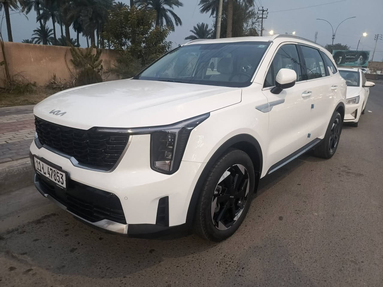 سورنتو موديل 24 ماشيه 55 6 سلندر 7 راكب 3 قطع تبريد بصمه تشغيل 
مكفولة عدا بارد بسيط جدا مايبين بس بسونار 
مكان واسط العزيزيه السعر  إتصال ع الرقم ***********
