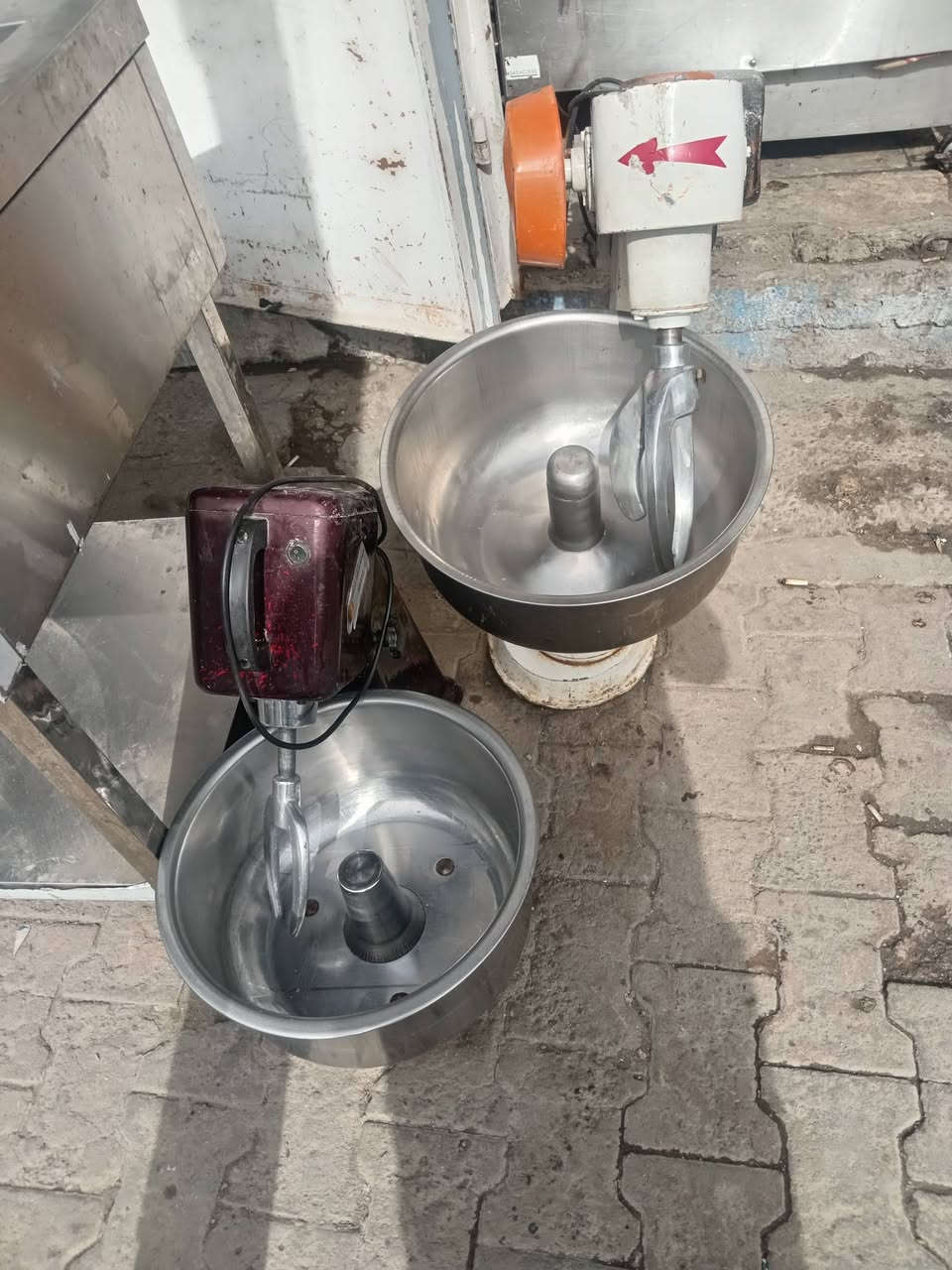 مستعدون لتجهيز المطاعم بكافه المعدات جديد ومستعمل الاستفسار اتصال او واتساب ***********
