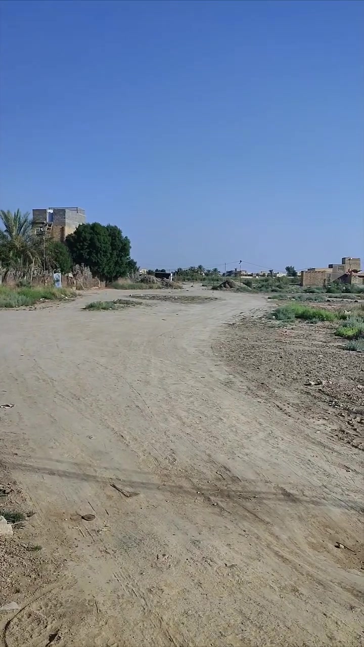 السلام عليكم..!!
قطعه ارض للبيع المساحه الكليه {دونم ونص} متوفره كافه الخدمات بيه من ماء وكهرباء وطنيه ومولده ذهبي وشارعها
{8 أمتار} أقل مساحه متوفره للبيع من{{ 1000الف متر لحد دونم ونص فقط}} موقعها شارع المعاره حي السجاد بالقرب من سيد سهيل وكذالك اكو طريق ثاني على شارع الصناعه/// 
الاستفسار أكثر مراجعه مكتب المصداقية او الاتصال على الرقم 
***********
