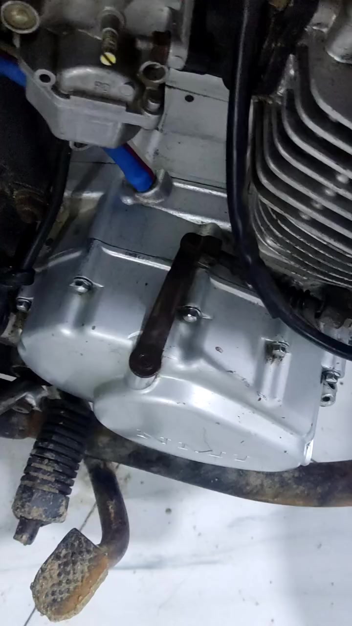 السلام عليكم دراجه ايراني ام الباركود ماكينه ما مفتوحه سعر 200 ***********
