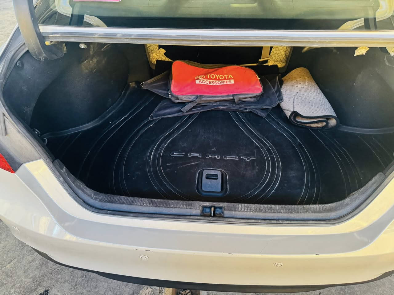 تويوتا كامري خليجي
2024 
فول 
رقم بغداد حره
ماشيه 119 الف
السيارة كفالة ما عدى باب السايق شويه بارد و ما مبين
السعر 220 بي مجال 
بيع فقط ما اراوس 
***********
