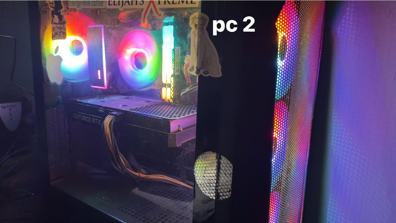السلام عليكم pc اثنين للبيع
pc1 
cpu:core i5 14400f
case: darkfalsh dy450 pro mid tower  black
motherboard: Gigabyte B760M H D5
GPu:asus dual 4070 super 12gb oc black
RAm:DDR5 CORSAir vengeance 2x8gb 5200 mhz black
storage:lexar nm620 1TB gen 3
power supply:fsp HP2 800w bronze
cooler:Aqua Elite 360 v3 liquid cooler black
mointer : msi 27 MAG 27Qf 180Hz
2k Ips 0.5 ms
ups: GETX 2000va(12-12*12)
وياهة هدية ماوس كلوريس 
هدية سماعة لوجتك 
هدية كيبورد ريد دراكون ميكانيك
pc 2 
cpu : intel core i5 12400f
case:galaxe Revolution -01ATA-4FAn-black 4 fans
motherboard:H610m-g msi Pro
GPU:RTX 3060 12 gb galax
memory :Ram black wolf 2x8 16gb 3200mhz RGB
power supply:xigmatic600w 80+ gold 
storage:ssd 256 gb bsata 
storage :HDD seagate 1TB 7200 Rpm 
cooler:air cooler sama pro


**إذا كنت صاحب هذا الإعلان وتريد حذفه لأي سبب، رجاءا أرسل رسالة إلى الدعم الفني**