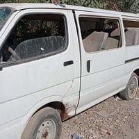 هايس تويوتا للبيع كوم حديد كشر نظيف ما بيه خياس البوب على الشركه خمسته...