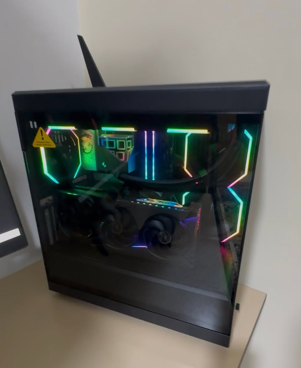 سلام عليكم PC للبيع
المعالج رايزن 5 7600 
كرت الشاشة 5070 msi فانكارد نسخة مميزة وعملاقة
الرامات 16X2 (32G) تردد 6000
المذربورد B850 msi gaming plus wifi
الذاكرة SSD M.2 (2.5T)
مبرد ديب كول مائي LT720 حجم 360

مراوح اسيا هورس عدد 6 مراوح 2 حجم 140 ريفيرس 
و4 حجم 120 اعتياديات و واحدة مخفية من الاسفل 120

باور سبلاي سيكوتف 750W GOLD

الكيس هايتي Y40 

وندوز 11 برو مفعل اصلي 

قطع كلها براندات محترمة ونظافة اخت الجديدة وانطي بيها ضمان اذا مو مثل الجديد مرجوع 

السعر 1500$ نهائي متحصل هيج قطع وهيج براندات وهيج ترتيب بهذا السعر والنظافة جديدة حرفياً


**إذا كنت صاحب هذا الإعلان وتريد حذفه لأي سبب، رجاءا أرسل رسالة إلى الدعم الفني**