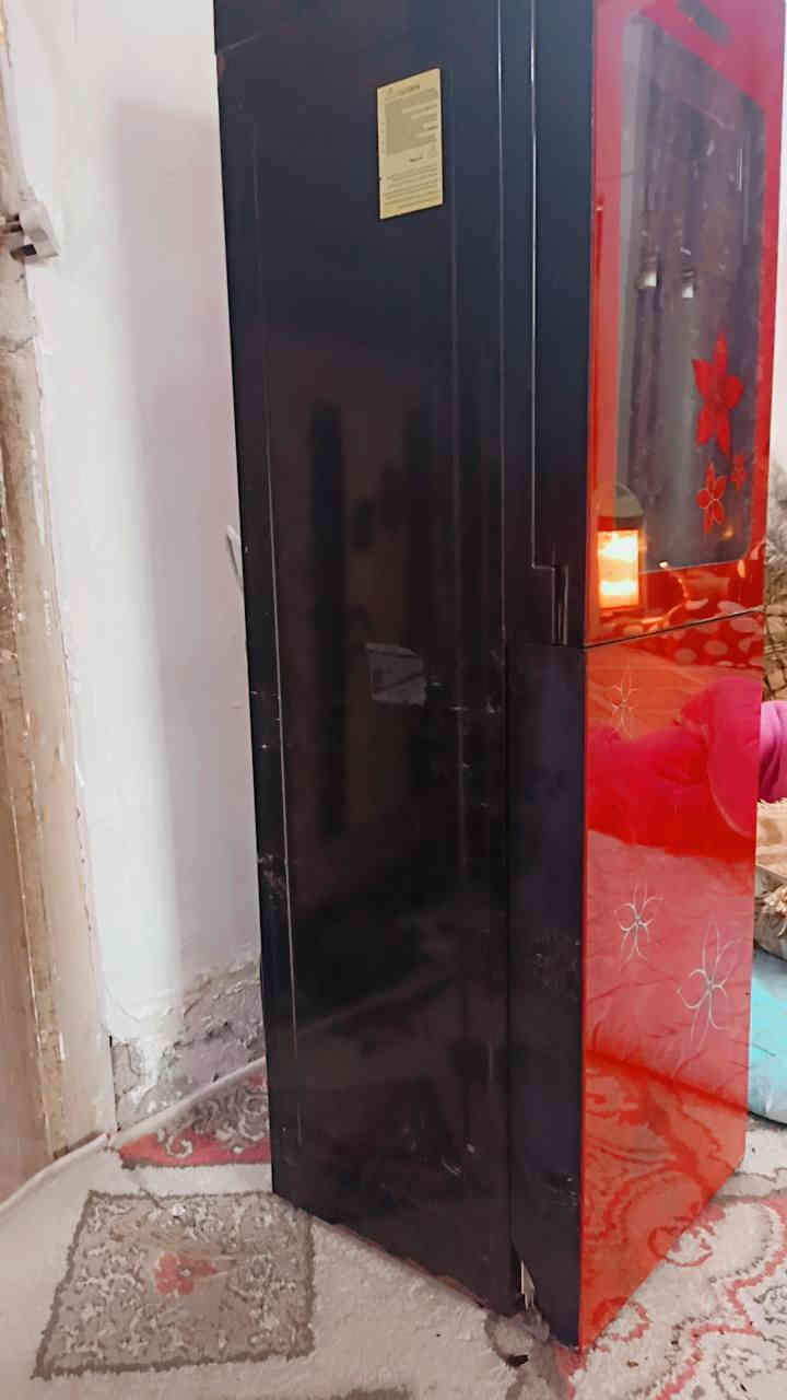 براد مي نوع دنكه كلش نضيف وشغال حار وبارد عل الفحص مكانه حله سعره 65 وبي مجال ***********
