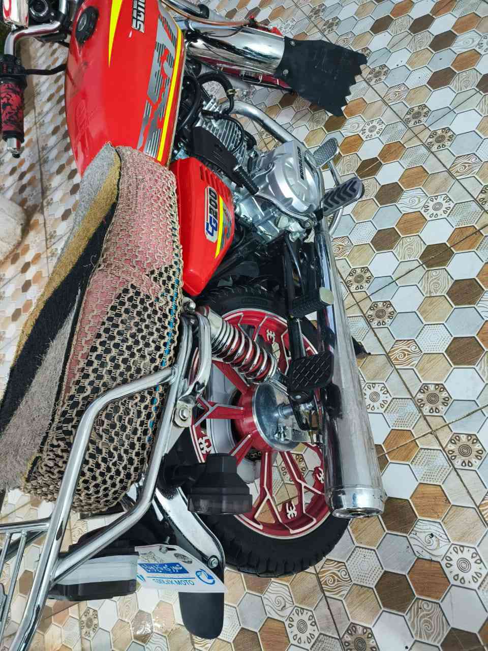 سلام عليكم دراجه سيڤان للبيع مناقصه كلشي ع وضع البلادي موديل 2024 كهربايات محرك مكينه  كل شرط السعر 750 بي مجال لشراي!!!!!!!  *********** ال استفسار فقط ع رقم قضاء الدور
