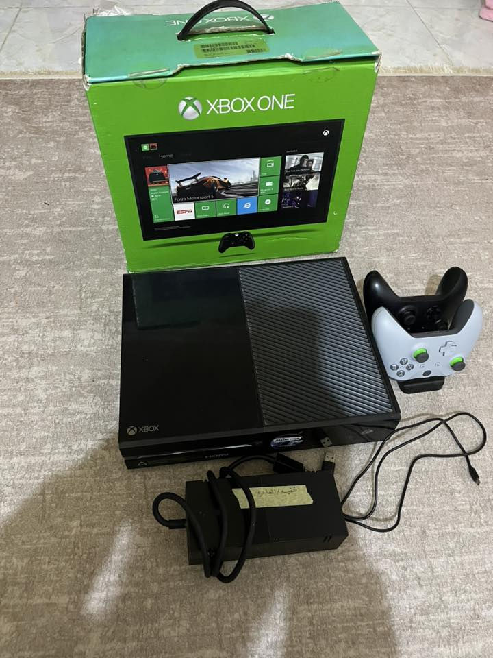 السلام عليكم اكس بوكس وان فات ملحقات كاملة جوستيك 2السعر 130 وبي مجال الرقم *********** او المراسلة خاص
