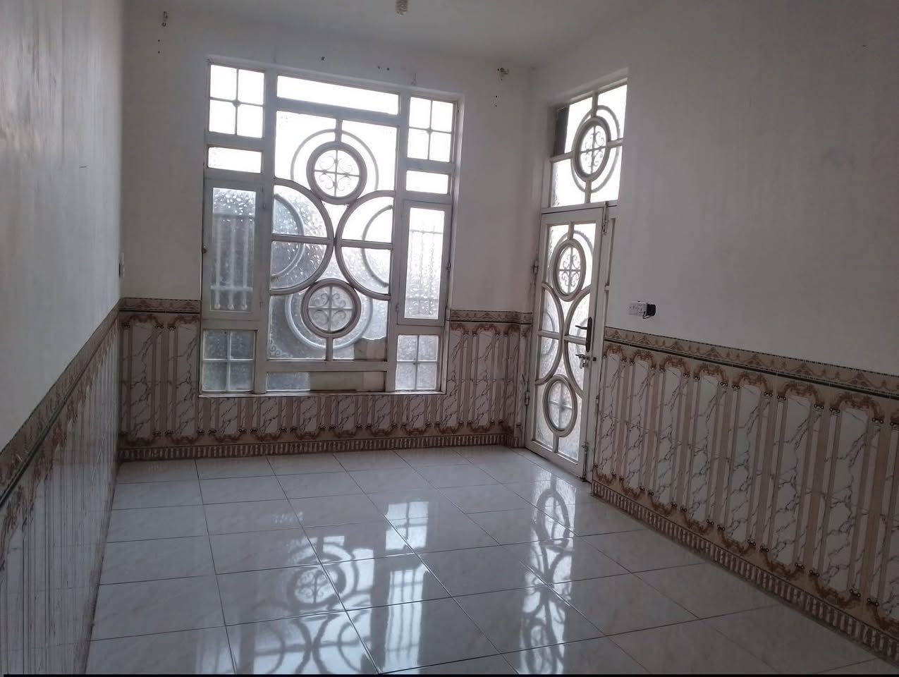 دار والمحلات للبيع حي الجامعة
***********
