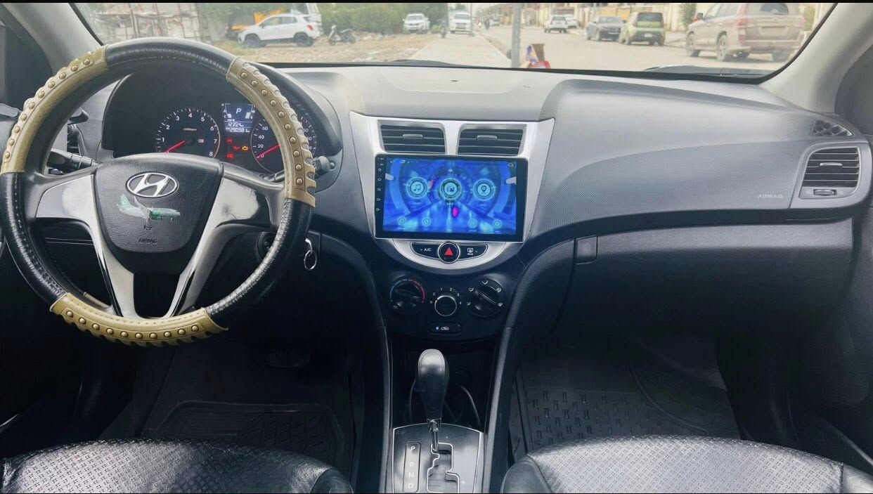 السلام عليكم اكسنت ١٢وارد كوري 
حادث جاملق امامي وبنيد صفحه السايق
شاشه كامره خلفيه حساسات خلفيه
مكينه ١٦٠٠دوش
مكينه وكير خير من الله
رقمها واسط مشروع وطني
***********
مكان بصرة معقل
السعر٧٨بيها مجال بسيط
