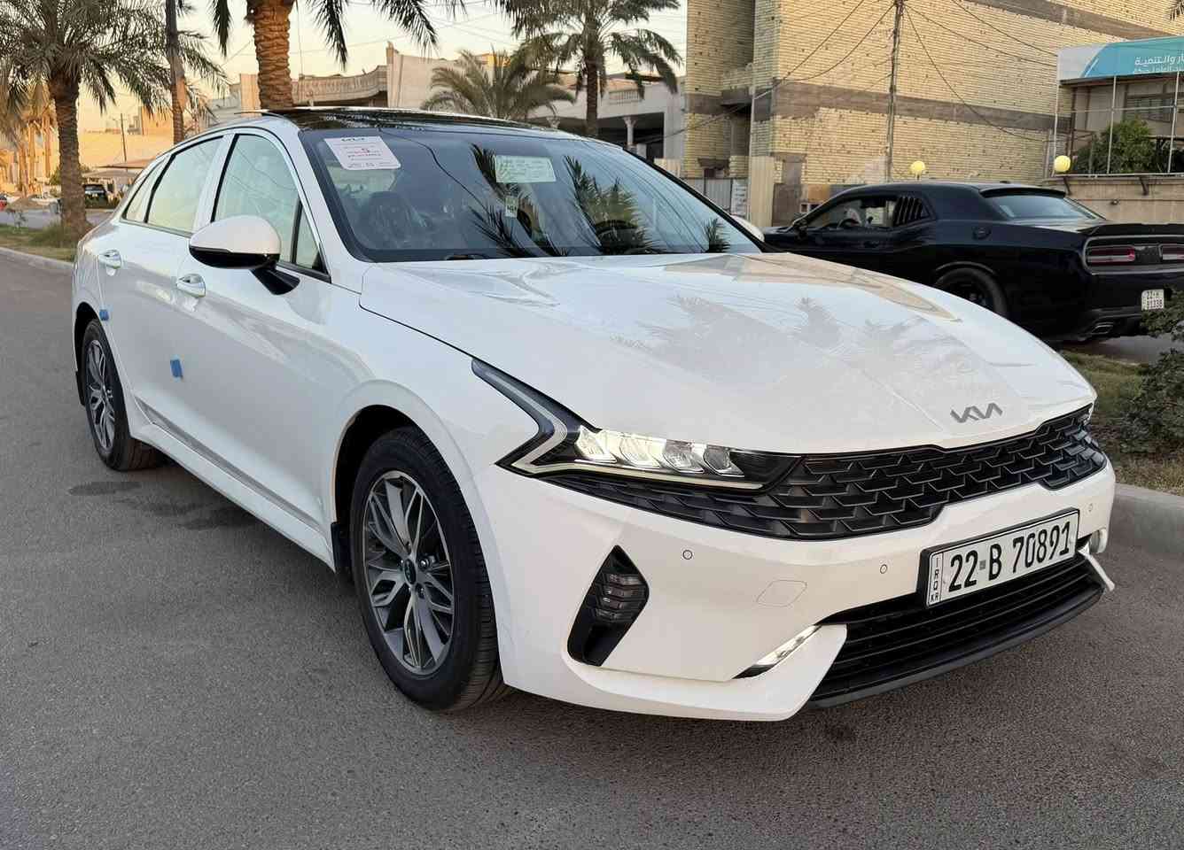 السلام عليكم
للبيع كيا k5 2022 خليجي وكاله nim فول 1/1 
بانوراما كراسي كهرباء كشنات تدفئه سايد بريك بصمه 
بصمه وتشغيل عن بعد مكينه 2000 دوش شاشه اصليه كار بلي وكامره ماشيه 44 الف كيلو سياره جديده حيل ومكفوله عدا بارد بسيط رقم اربيل تحويل او وكاله مكاني بغداد السيديه للاستفسار اكثر اتصل 
+964 770 180 8310
