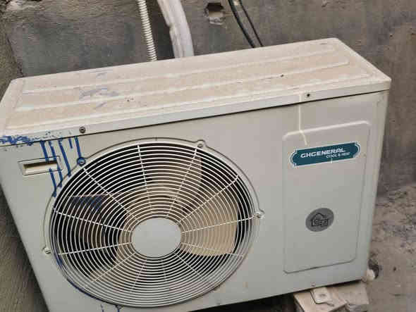 سبلت طنين مستعمل وحاليا بعده مشدود سعره ١٧٥ الف شغال كل شي مابي تجي تشغله تفحصه وتفتح  سبب البيع لان حولت من بيت ومااحتاج السبلت
***********
