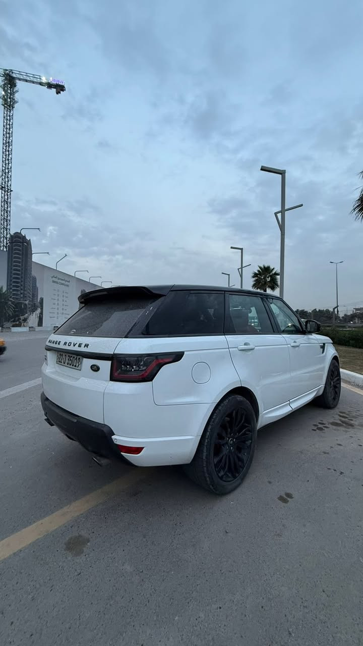 السلام عليكم
رانج سبورت 2014 
سوبر جارج 5.0
خليجه السياره بيها شويه بارد بالبنيد بس وكاله سردار .
ماشيه ٧١ mi
مابيها اي نقص السياره 
السياره محيطه بالكامرات ٥كامرات بيها 
السماعات ميرديان ماشاءلله الصوت .
دواسات كهربائيه .
جكات 3 وضعيات 
جنطه كهرباء 
لايتات دينامك .
٥شاشات ومال تبريد محدثه مال حديث .
مثبت سرعه وخزن ميموري 
كشنات جلد ولونها احمر 
البوب شفط .
بنوراما السياره .
سياره تو كلر بلادي . 
وبعد بيها هواي شغلات . 
رقمه اربيل . 
مكان سيارت بغداد  
متواجد خاص واتساب *********** 
وماكو هيج سعر 265 ومجال ..
