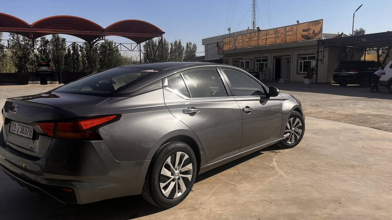 السلام عليكم

التيما - 2022s

ضررها جامرلغ السايق  بدون دواخل 

ماشية 62ميل قابل للزيادة 

كير و مكينة كلة بشرط 

تخم تاير جديد 

السعر -153 و بي مجال 

***********
