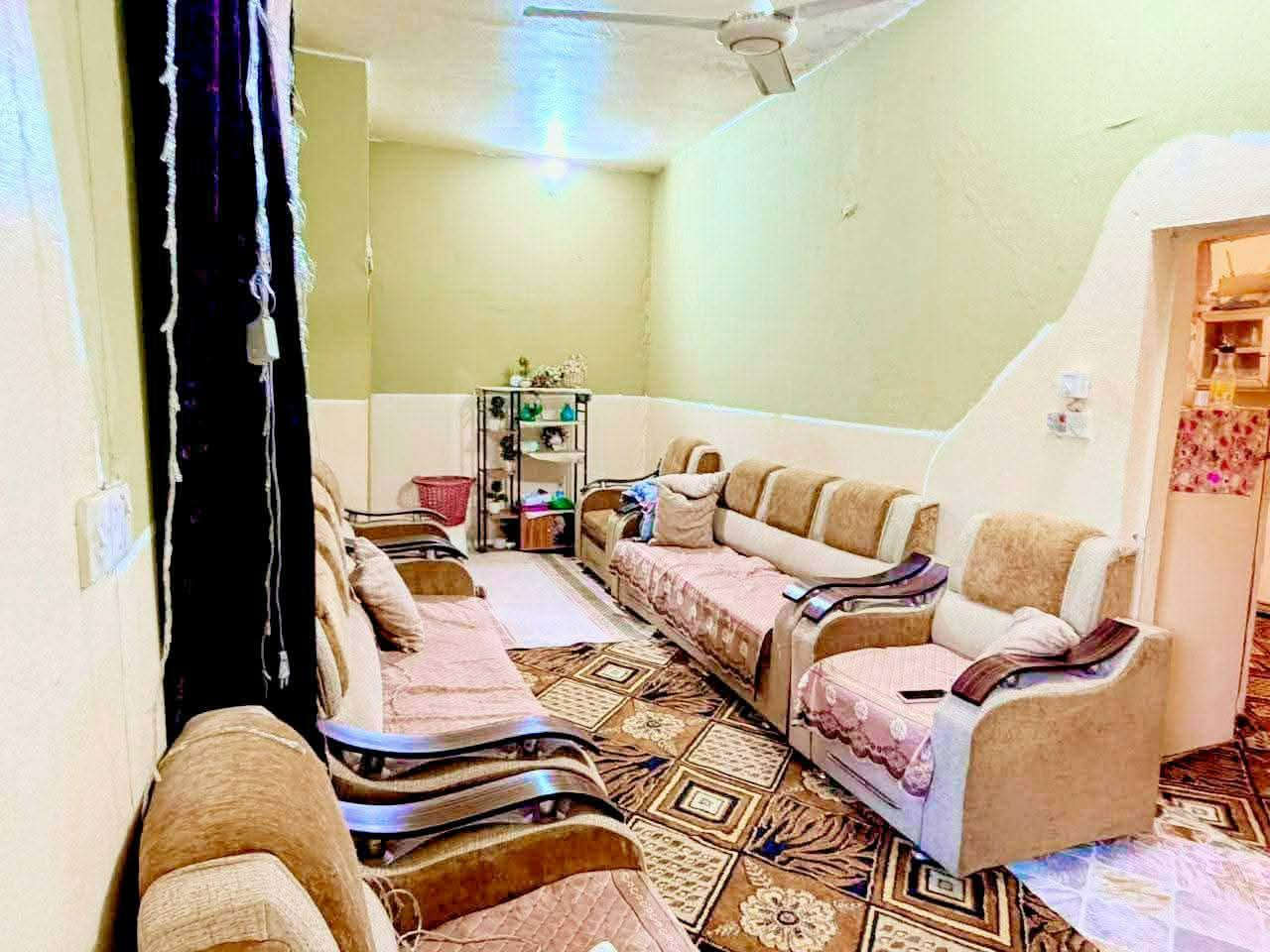 يعلن مكتب الكرعاوي اللعقار بيت اللبيع المساحه 100 متر سند 25 مشول بل تطيويب قرية البو جاسم مقابيل شارع الوكفه تصال على ***********
