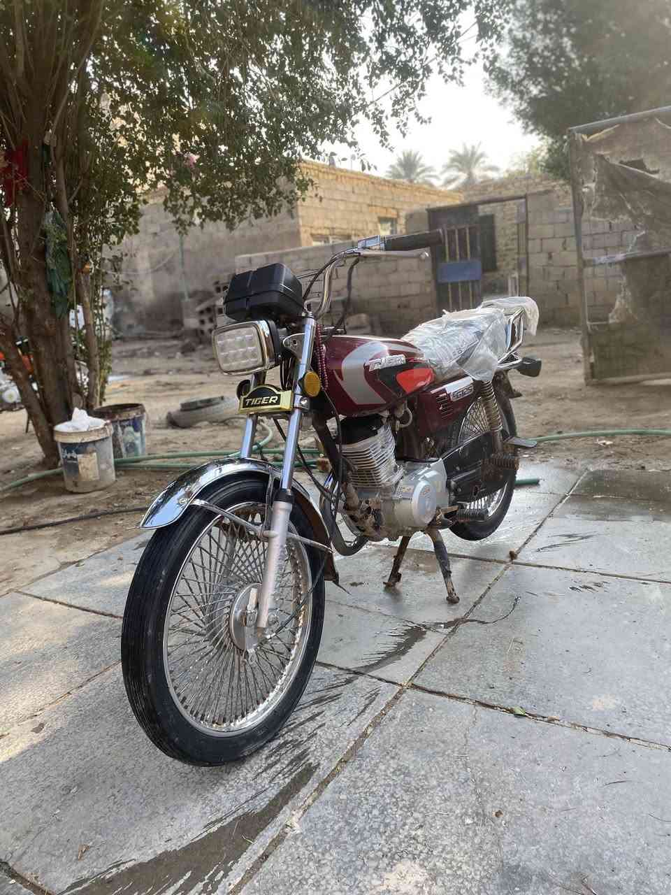 سلام عليكم 
للبيع 
تايكر مديل 2020
اوراق سكنر 
السعر 400 وبيها مجال بسيط
***********
