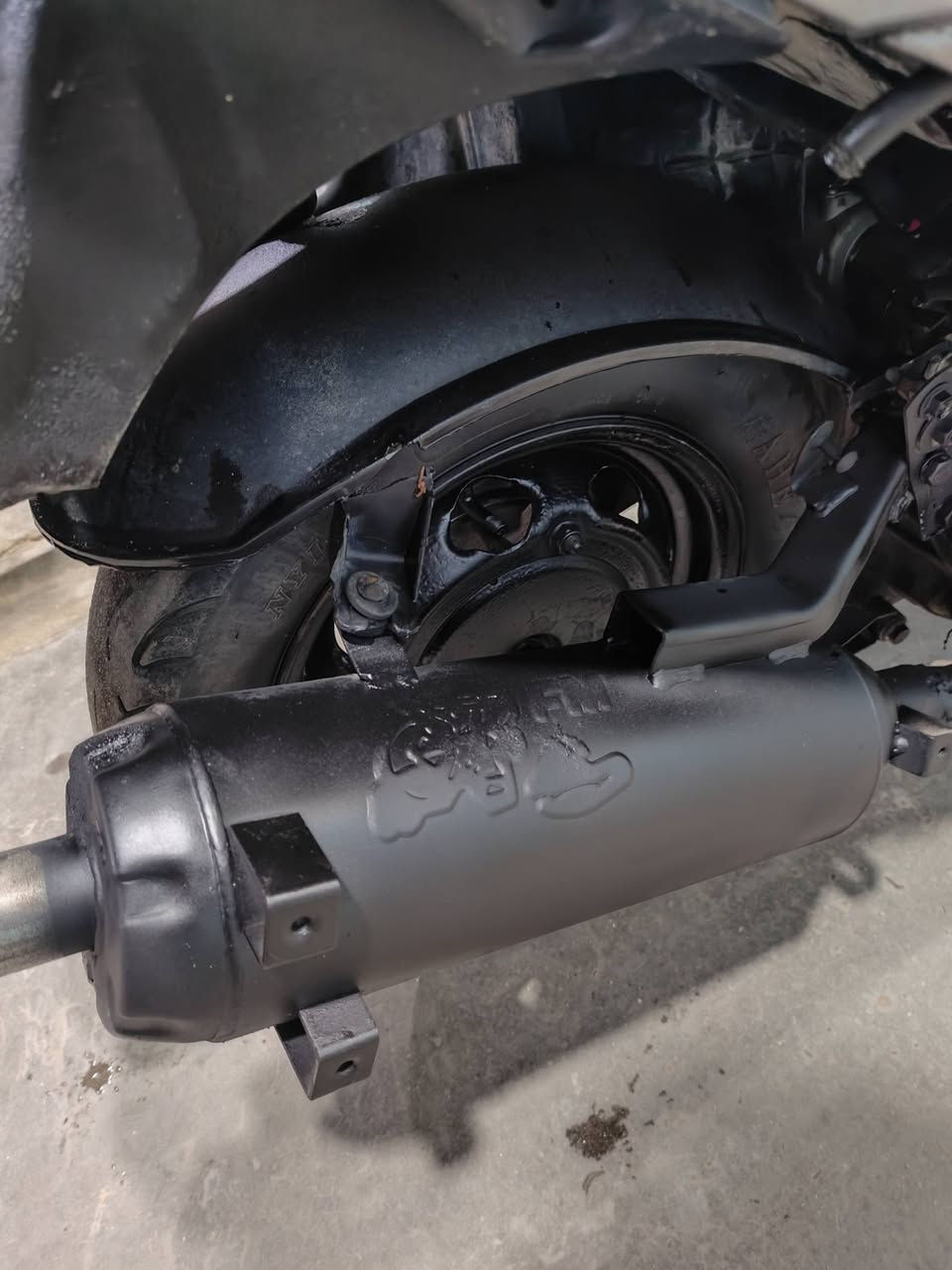 سلام عليكم كامكو جي فور للبيع كهربائي  كله شغال  
المكينه إلي بدراجه بيه خيط بخار من تحمه يكطع +
معه مكينه مال حاويه وياه ابيعلك مكينه وياه 
السعر 350وبيه مجال 
العنوان نجف حي السلام قرب كراج بغداد 
للاستفسار رقم الهاتف
***********
