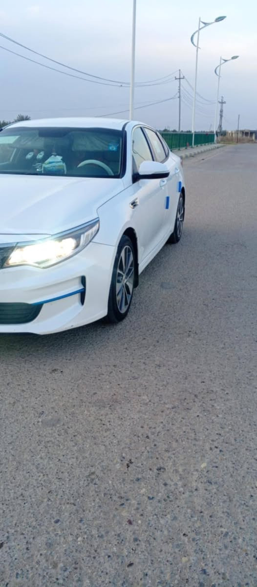 سلام عليكم وبتيمه ١٧خليجي مكينه ٢٠٠٠رقم مثني دولي مكانه بسماوه سياره جاهزه من كلشي سعر خاص ترهم مراوس ***********
