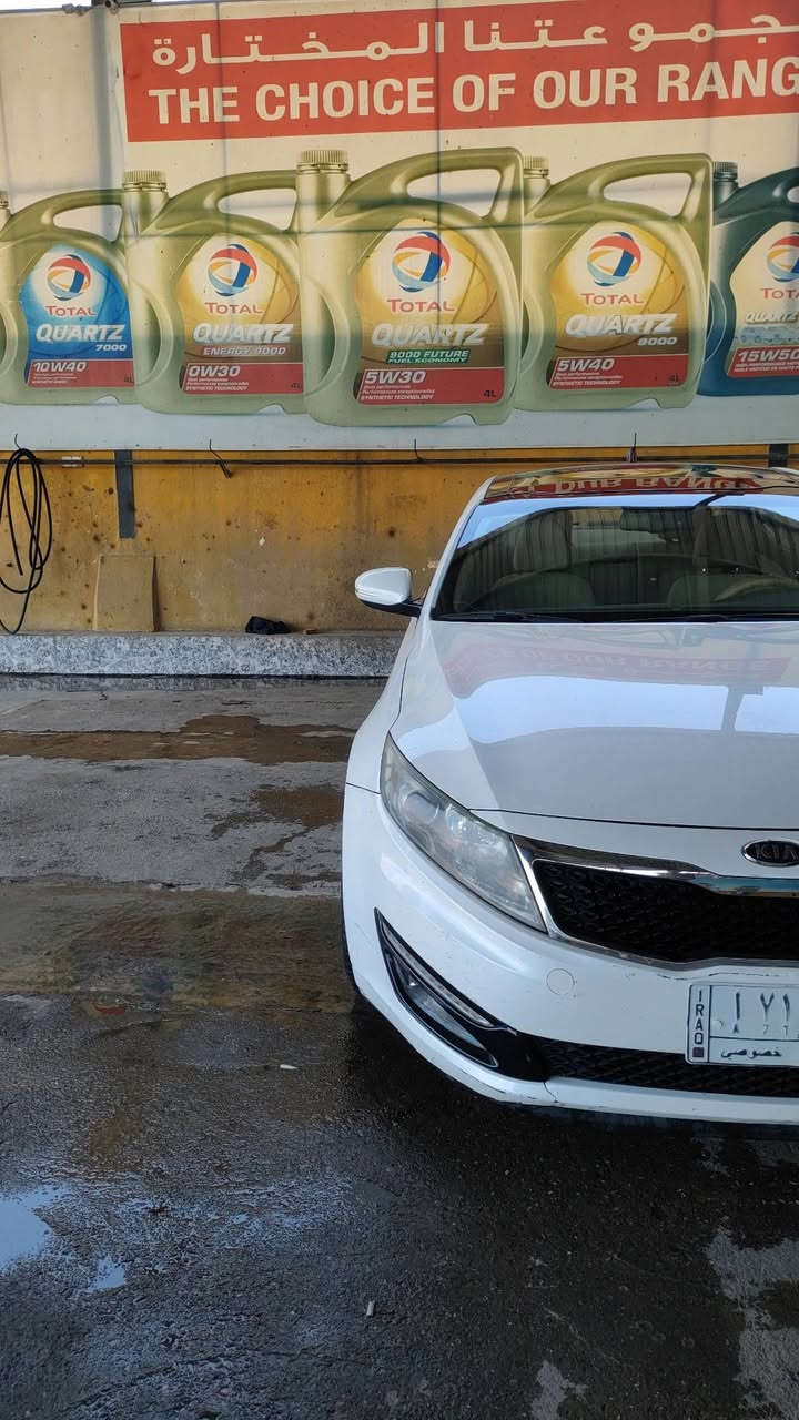 اوبتما خليجيه موديل 2011  السيارة نص فول بانوراما وشفتات ستيرن وقطعتين تبريد حساسات خلفيه وكامره بلادي  بدون صبغ بيها جاملغ مبدل اصلي محرك ما مفتوح گير و محرك شرط باسمي كابون بانزين بيها سنوية 2028 لو 2027 السعر 138 قابل للتفاوض . 
***********
متواجد فيس + ع الخط .
