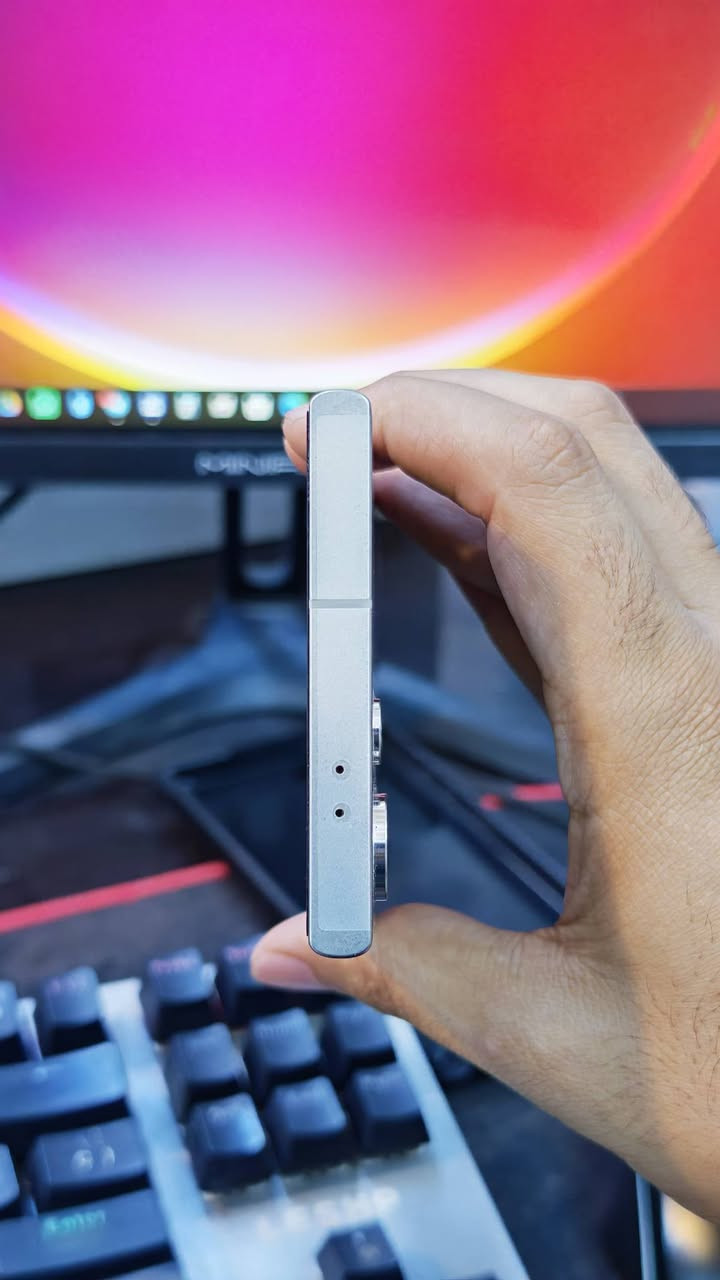 Samsung s 24 ultra
السلام عليكم Samsung s 24 ultra 
ذاكرة 512 مع شاحن 
مراوس مع honor magic 8 pro 
المكان النجف حي الميلاد 
التواصل واتساب *********** فقط
