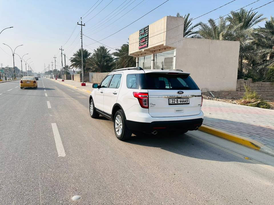 للبيع سيارة فورد اكسبلور 2014 ابيض
المواصفات  فول عدا البصمه
 محرك 6سلندر  تنفس طبيعي المرغوب   
فتحه سقف
فورويل awd
كامرة 
تحكمات ستيرن فول
اشاير بالمرايات جانبية وهيتر وعاكسة للضوء 
لايت وبراجكتور زنون
7 راكب 
كود ابواب 
شاشة كبيرة تستقبل الاوامر الصوتية 
حساسات امامي وخلفي
كراسي الامامية كهرباء 
استيرن تدفئة
صندوق كهرباء   
تبريد 3 قطع امامي وسطي وخلفي مع تحكمات 
8 سماعات
منافذ AUX مع منافذ USB 
رام ذاكرة 
 السياره أستيراد شركة نيفا داخله زيرو الى كوردستان بيها جاملغ مبدل اصلي من شركة فورد ليبل مطابق+ربع باب صبغ
بدون دواخل ايرباك سليم 100%
كتلوك الشركة 
هزة وفحص جديد وشرط التحويل 
ماشيه 166
مكان السيارة كربلاء  
السعر 190قابل للتفاوض 
للأستفسار ***********
ملاحضه السياره حاليا موجوده في اربيل اليحب يشوفها ايام وترجع الى كربلاء
