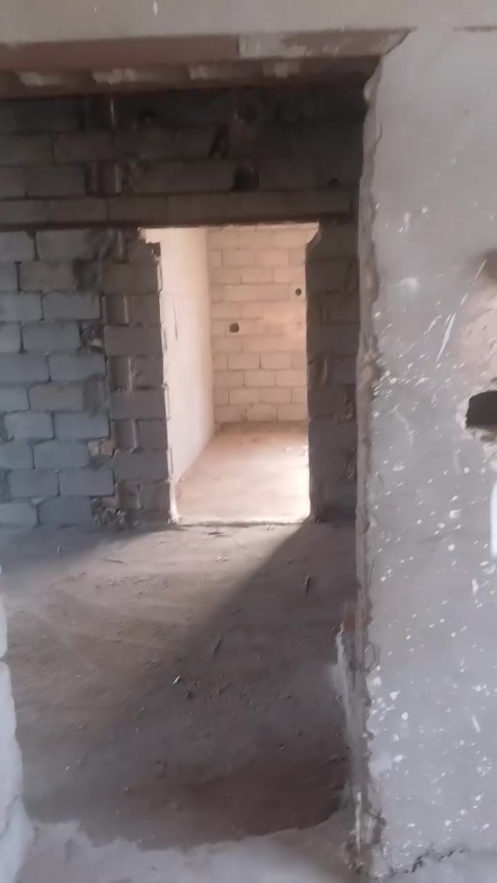 بيت البيع المساحة 600متر العنوان بغداد تقاطع النهروان منطقت الجوادين رقم ***********
