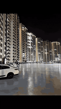 السلام عليكم
شقة استلام جديد للبيع 
مجمع دار السلام السكني 
البيجية 
على شارع مطار المثنى 
مساحة 134 متر 
غرفتين نوم وحدة صغيرة والثانية كبيرة
حمامات 2
صالة كبيرة 
مطبخ 
الشقة جاهزة للسكن فارغة 
الطابق 18 
بلكونات 2
اطلالة داخلية مميزة على المول التابع للمجمع مباشرة
السعر المطلوب 135 مليون
***********
