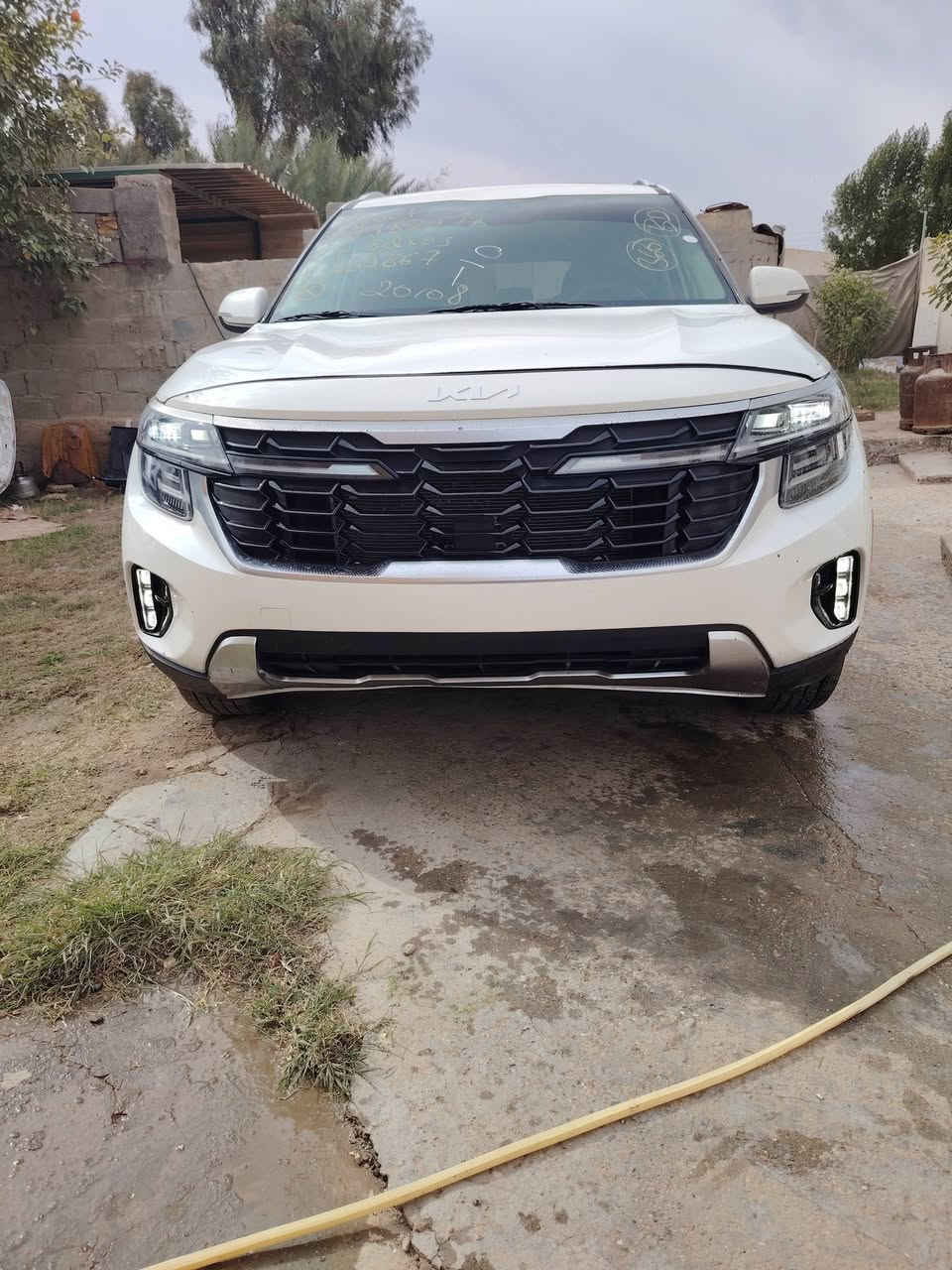 يالله سلام عليكم كيا سلتوز ٢٠٢٤ وارد دخول جديد بدون صبغ تبديل بنيد نفس اللون حاويه فول الفول كامل المواصفات ايرباك دركه فقط تترقم بكافة المحافظات حسب سكن المشتري عداد ١٠ آلاف العنوان بابل قرب سيطرة الآثار هاتف واتساب ***********
