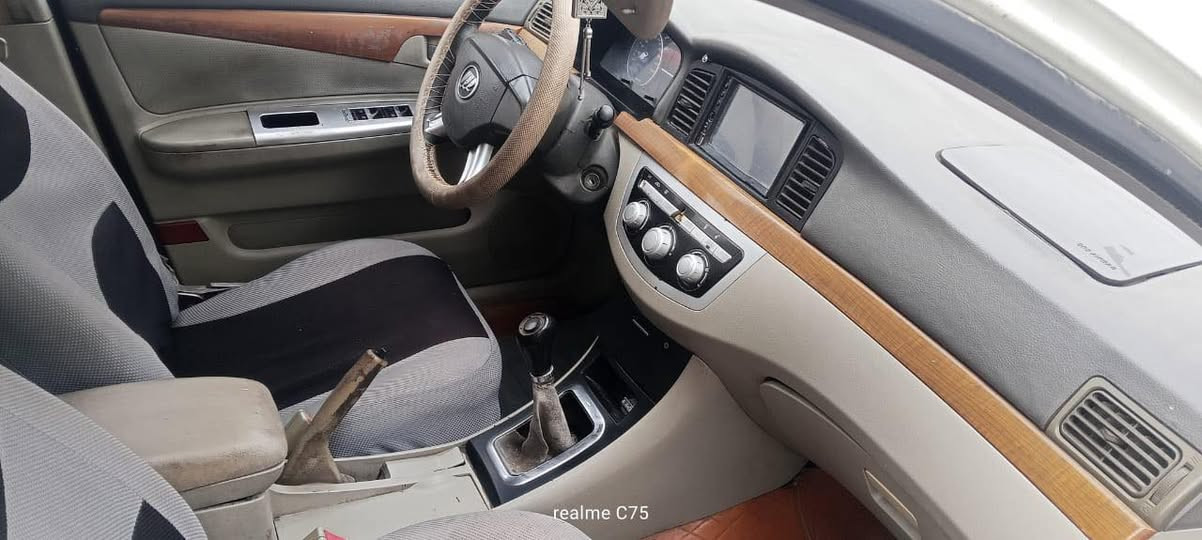 سلام عليكم
ليڤان 620  صيني موديل 2014
وكالة عامة بأسمي راعيها بل عمارة
رقم بصرة سنوية منتهية حداده جديده  كير محرك تبريد تخم تاير  جديد باتري جديد
بيه خياسات بالبيبان واقماره يم التنته
سعر 35 وبيها مجال 
***********
موجود واتساب
