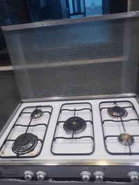 طباخ للبيع نضيف شغال  نار زركه مابي اي عيب  السسسعر ٩٠ بي مجال خابر تد...