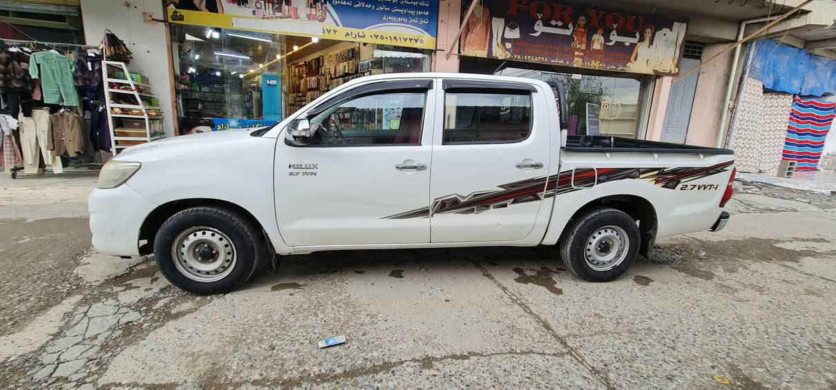 🚗 توێتای مەرزیە (Hilux) مۆدیل ٢٠١٣ بۆ فرۆشتن

⛽ تەنها ٢٤٤ هەزار ڕۆیشتوو
🔧 مەکینە تازە کراوەتەوە — کارکردنی زۆر نەرم و بێ کێشە 
✅ هەموو گیانی بەشەرت — ئۆتۆمبێلی کار و ماڵی دۆستە 

💰 نرخ: ١٧٦ گەلا 
📍 شوێن: تەق تەق
📞 پەیوەندی: ***********
