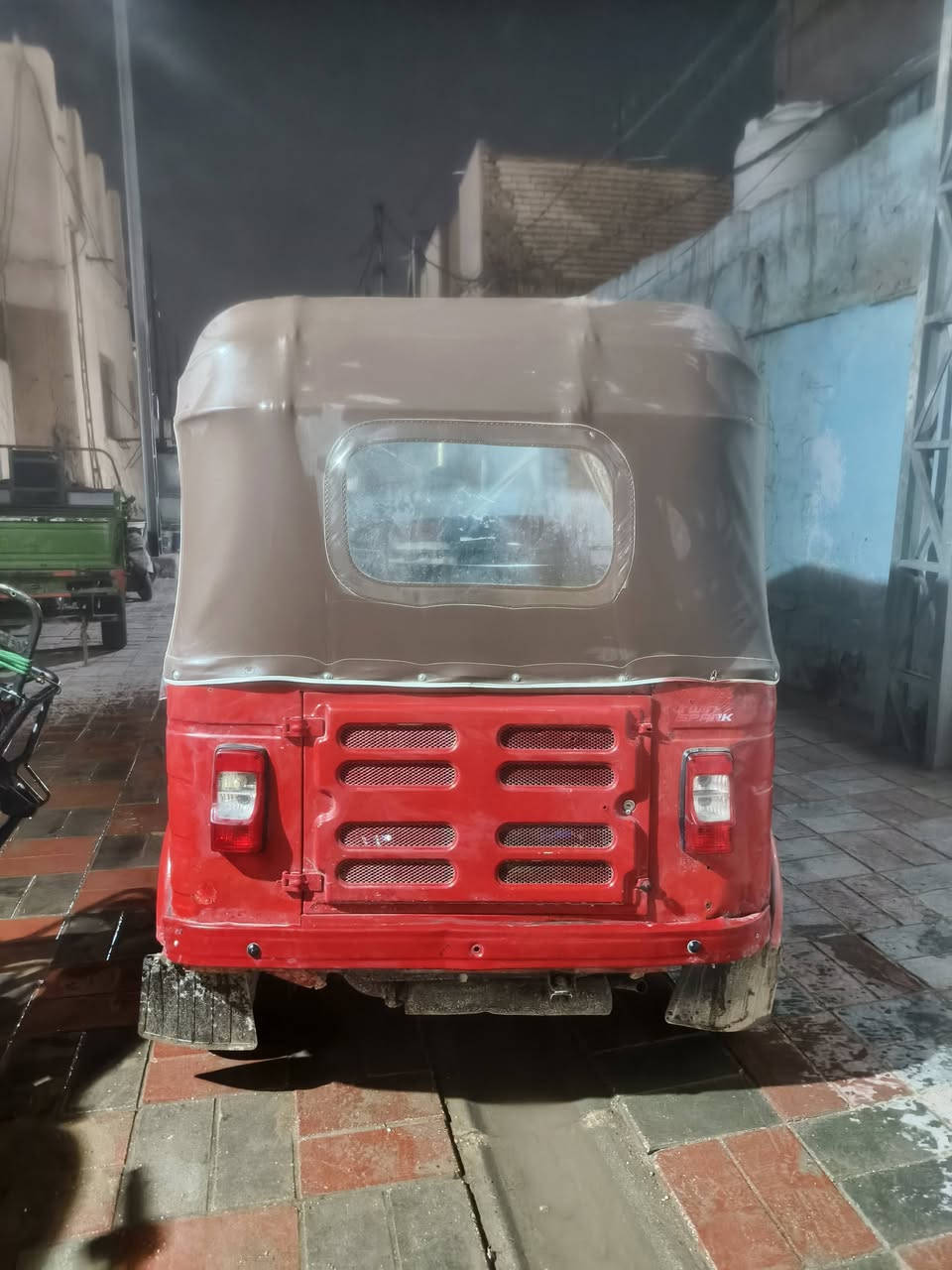 للبيع موديل 18 شهر ال 6 اوراق اصوليه 
التكتك نضيفه واحلى من الصوره
سعرها 3600 وبيها مجال مكاني طويريج 
***********
