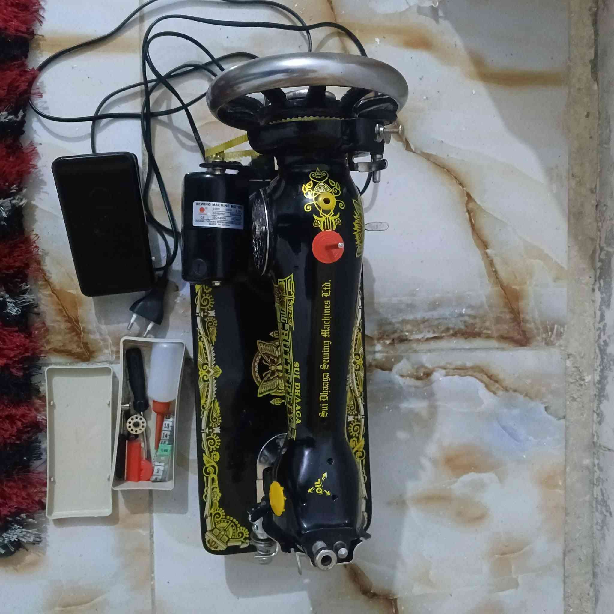 السلام عليكم مكينه جديده مامشتغله ولا دقيقه كامله هيه والموطور السعر٧٥ وبيهه مجال رقمي ***********
