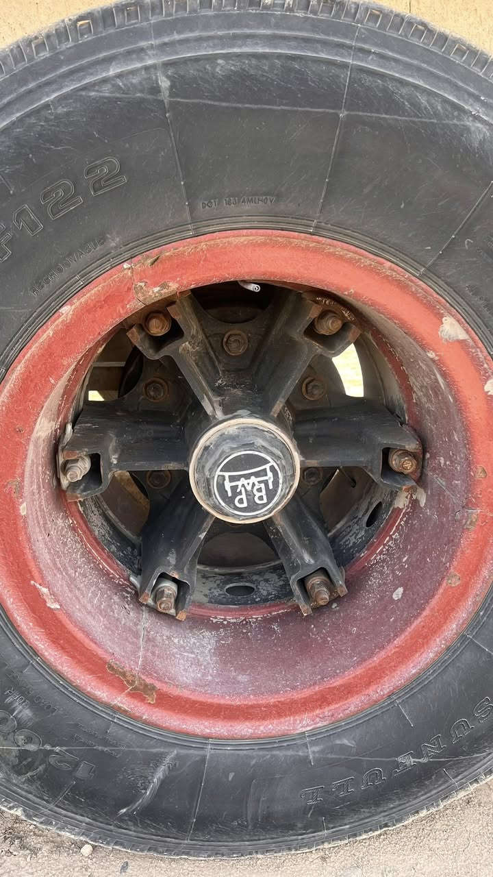 السلام عليكم 
من رخصت الادمن 
فراشات عدد6 للبيع وبطيخه عدد 6 حجم 16 العنوان الأنبار القائم ***********
